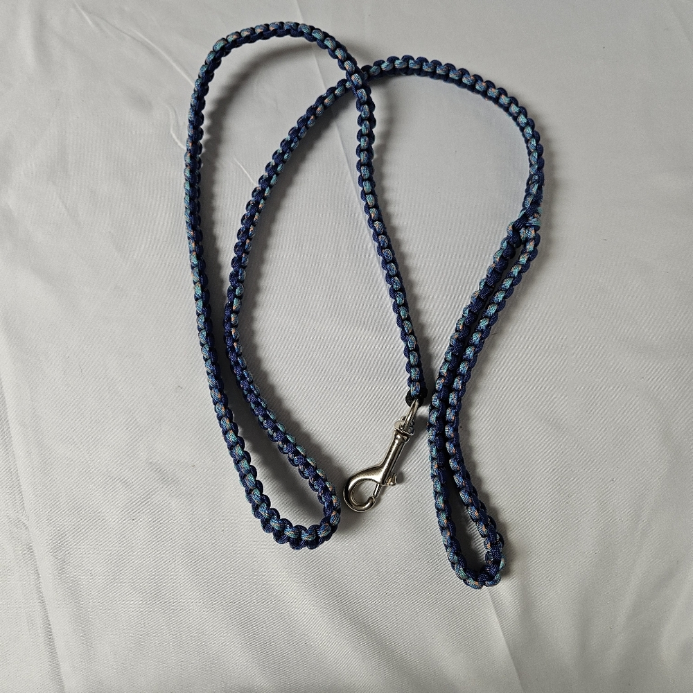 Blue and Black Braided Dog Leash 550 Paracord